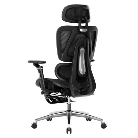 Mark Adler Expert 7.9 Crna ergonomična stolica